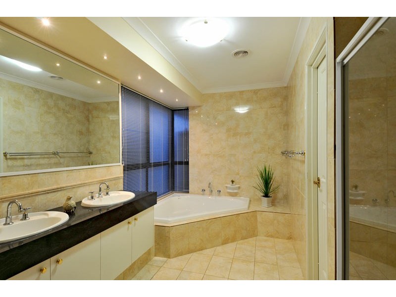 129 Midsummer Circle, Pinjarra WA 6208