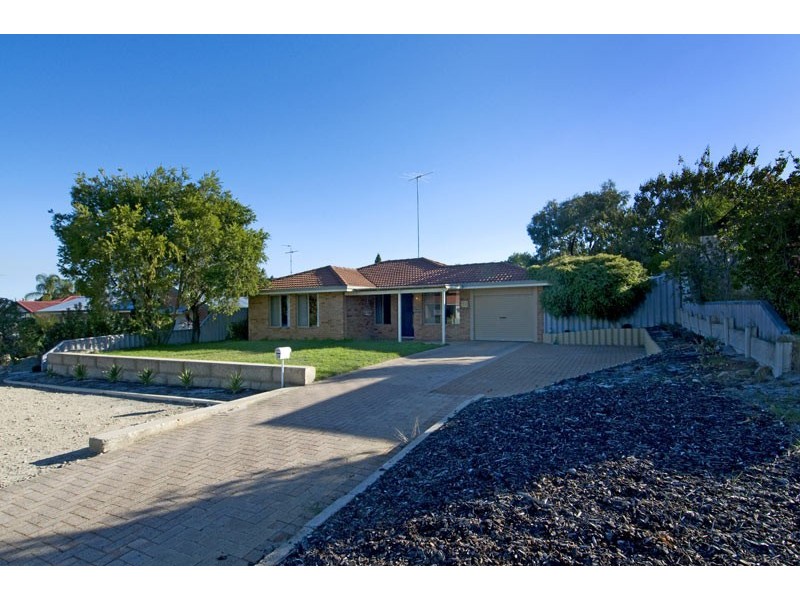 24 Casuarina Drive, Halls Head WA 6210