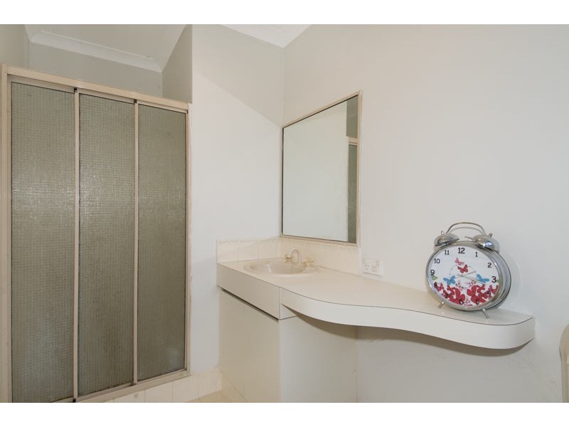 24 Casuarina Drive, Halls Head WA 6210