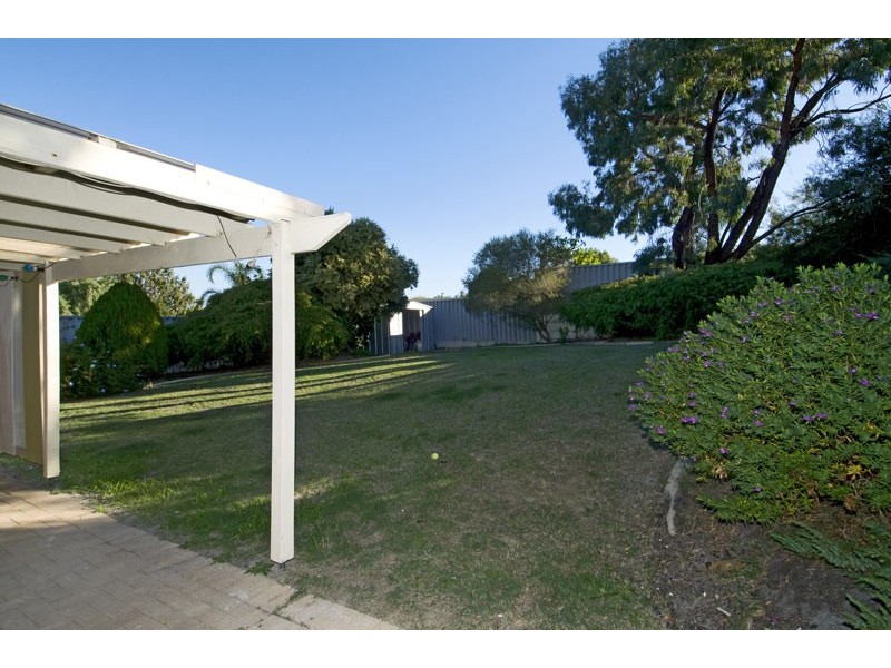 24 Casuarina Drive, Halls Head WA 6210