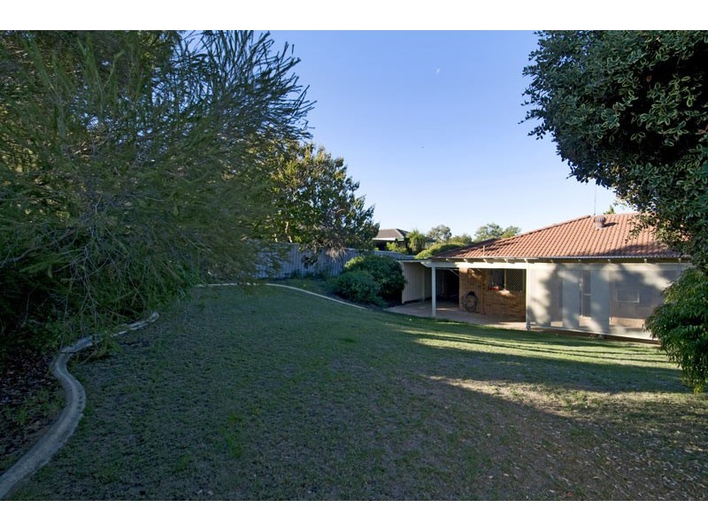 24 Casuarina Drive, Halls Head WA 6210