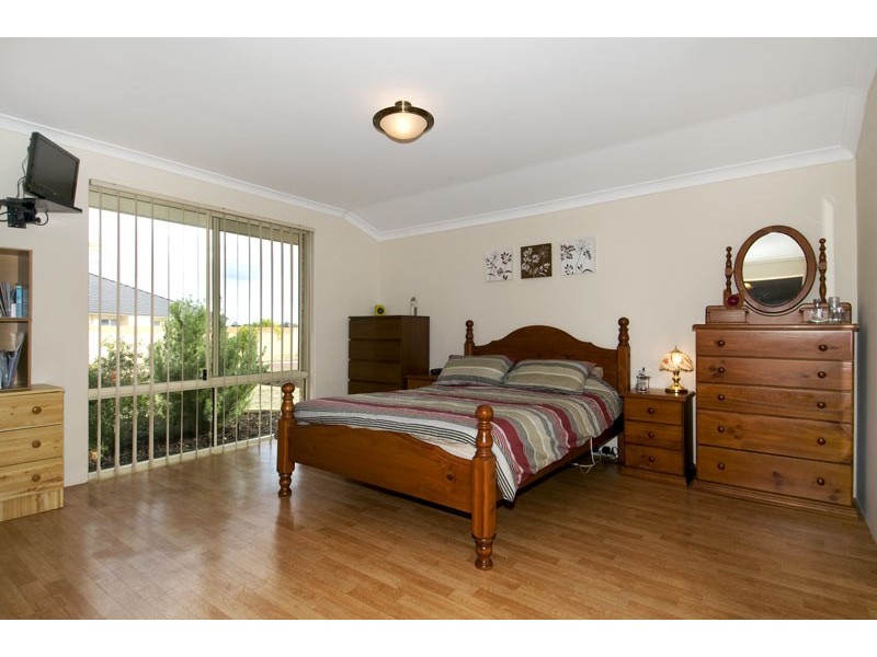 2 Rustle Nook, Pinjarra WA 6208