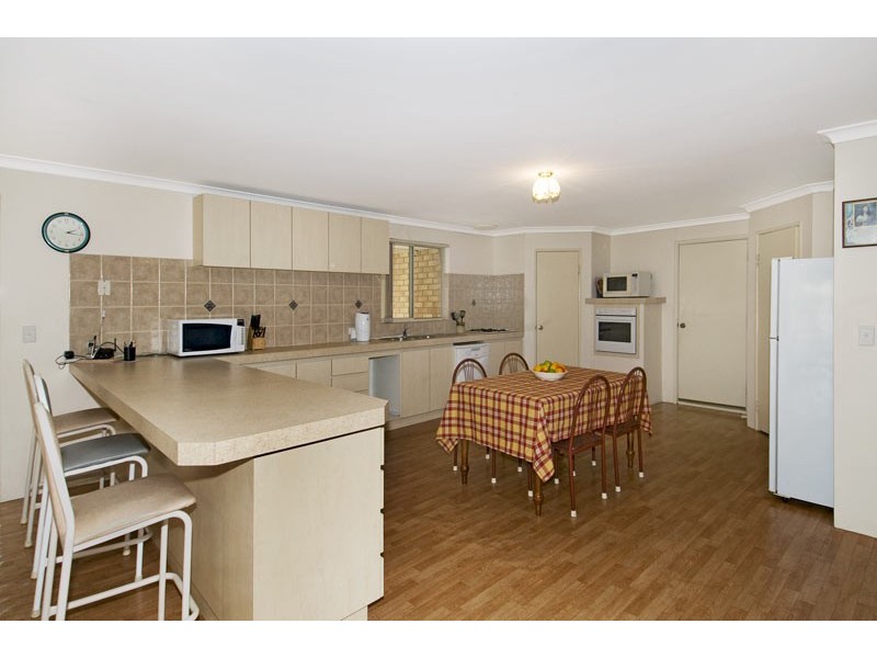 2 Rustle Nook, Pinjarra WA 6208