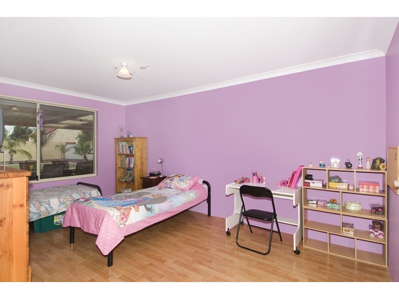 2 Rustle Nook, Pinjarra WA 6208