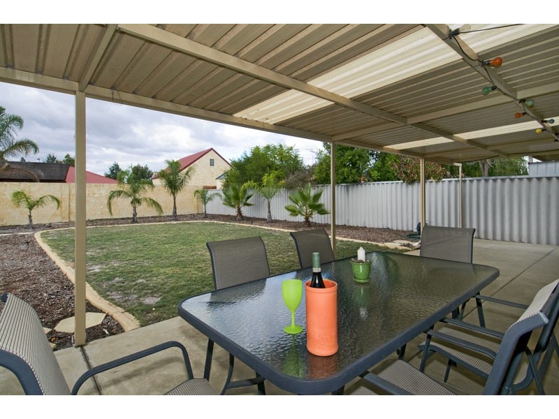 2 Rustle Nook, Pinjarra WA 6208