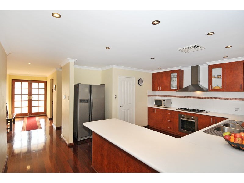 6 Capricorn Mews, Halls Head WA 6210