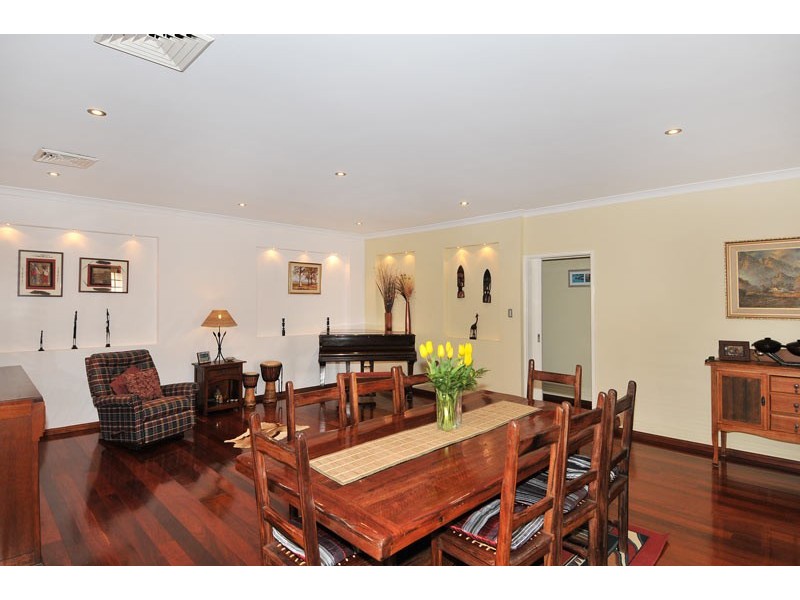 6 Capricorn Mews, Halls Head WA 6210