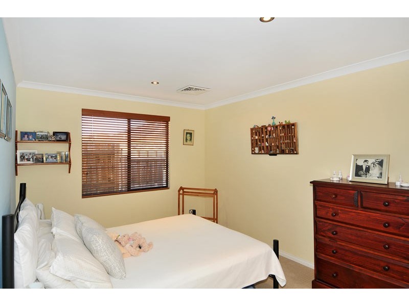 6 Capricorn Mews, Halls Head WA 6210
