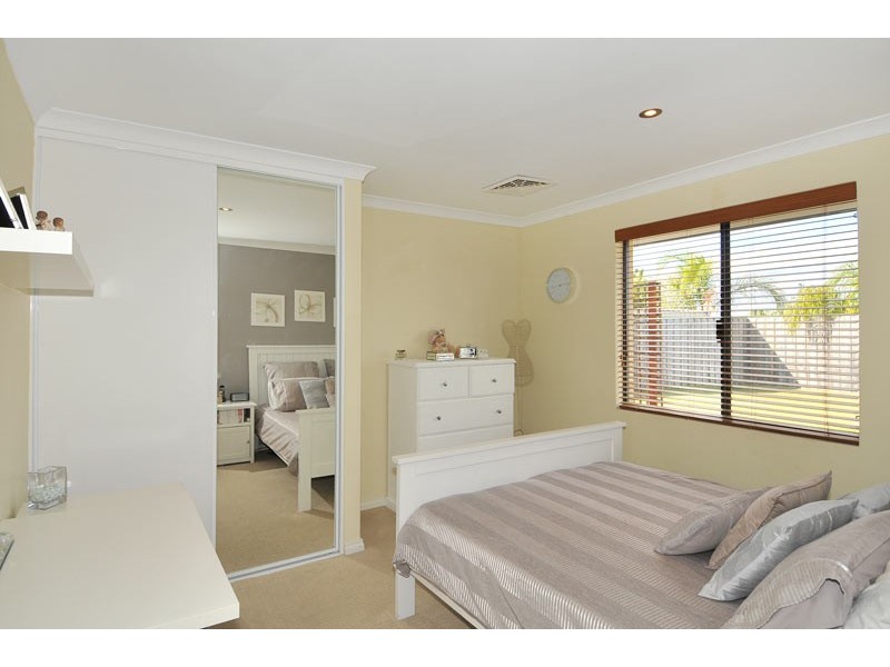 6 Capricorn Mews, Halls Head WA 6210