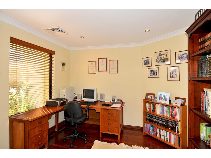 6 Capricorn Mews, Halls Head WA 6210