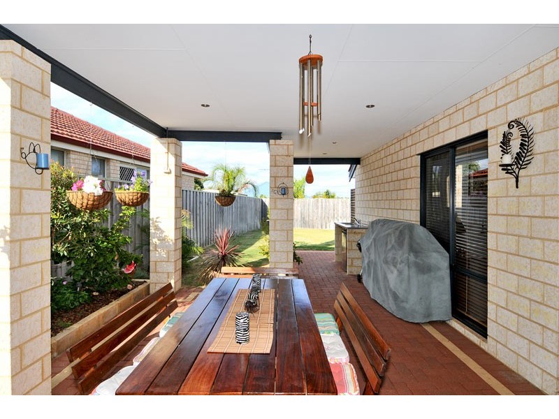 6 Capricorn Mews, Halls Head WA 6210