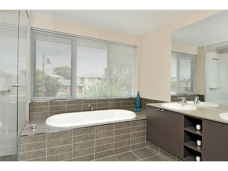 11 Tylney Loop, Meadow Springs WA 6210