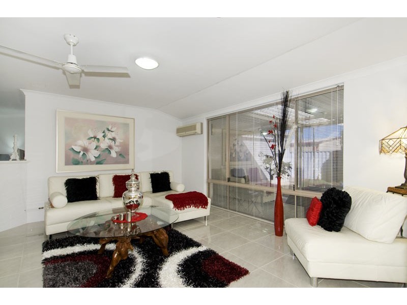 18 Staunton Rise, Halls Head WA 6210