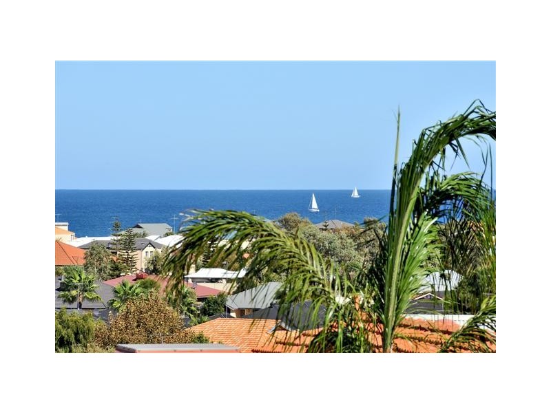 9 Pepperwood Rise, Halls Head WA 6210