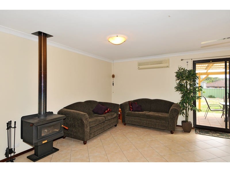 15 Wisteria Gardens, Halls Head WA 6210