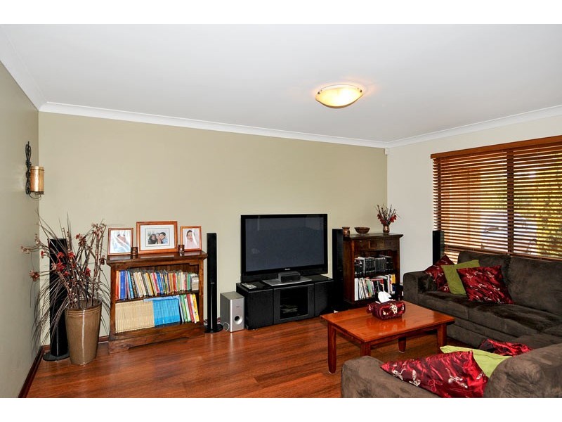 15 Wisteria Gardens, Halls Head WA 6210