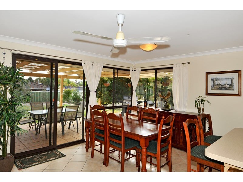 15 Wisteria Gardens, Halls Head WA 6210