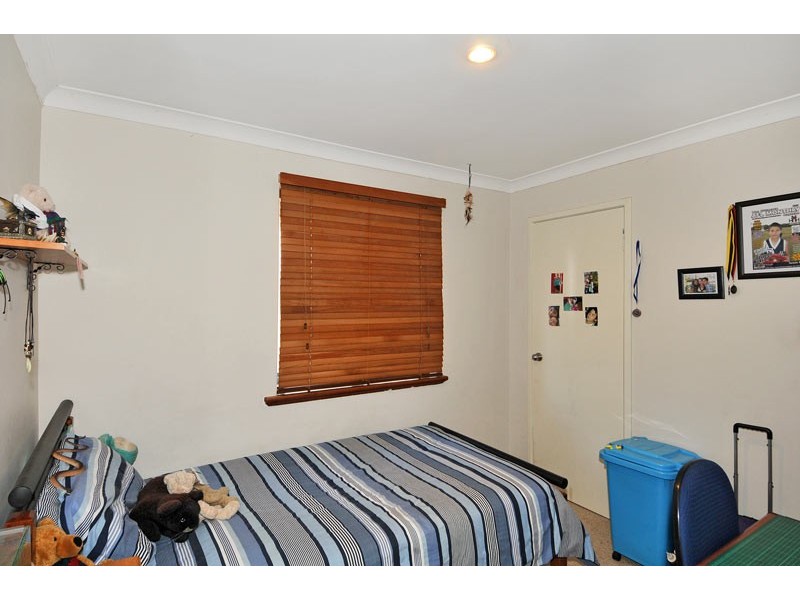 15 Wisteria Gardens, Halls Head WA 6210