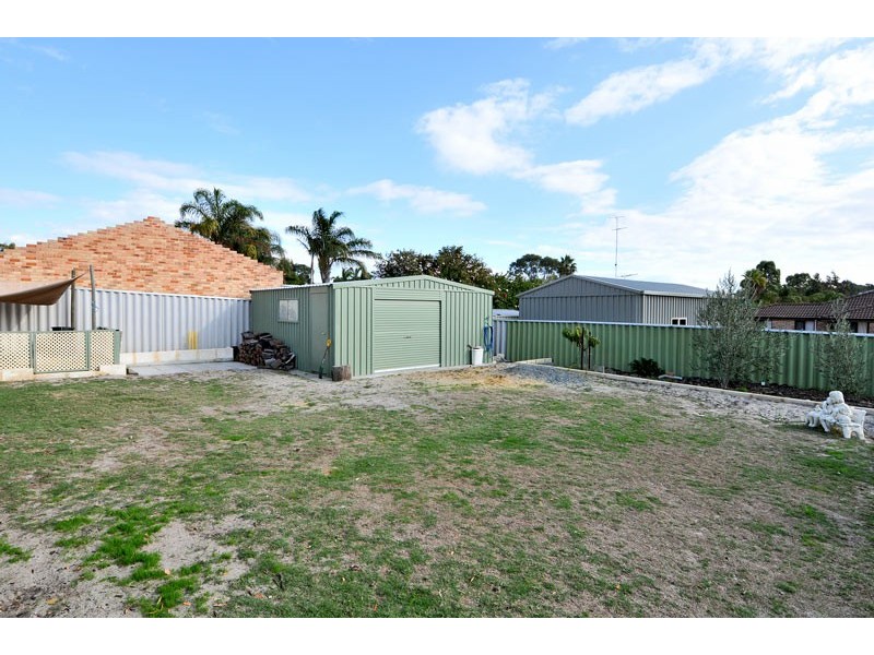 15 Wisteria Gardens, Halls Head WA 6210