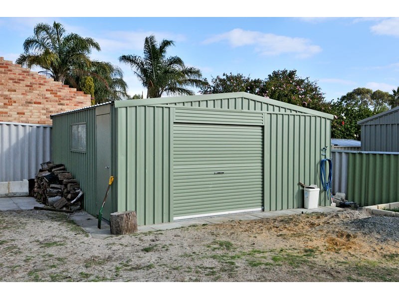 15 Wisteria Gardens, Halls Head WA 6210