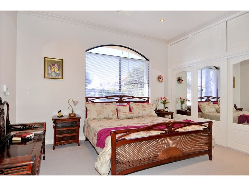 26 Picaroon Place, Halls Head WA 6210