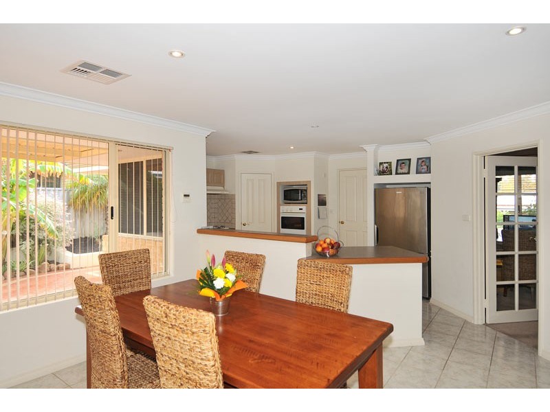 85 Portmarnock Circle, Halls Head WA 6210