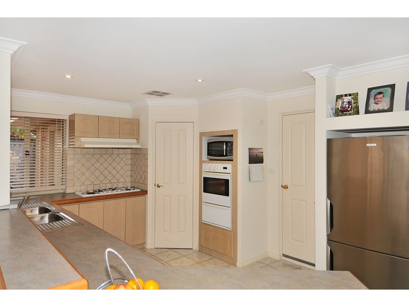 85 Portmarnock Circle, Halls Head WA 6210