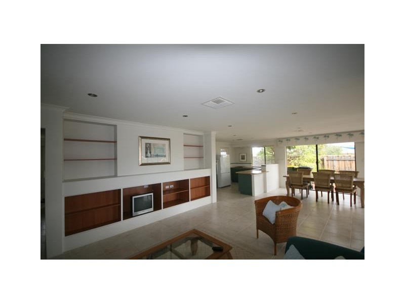 14 Dalona Parkway, Lakelands WA 6180