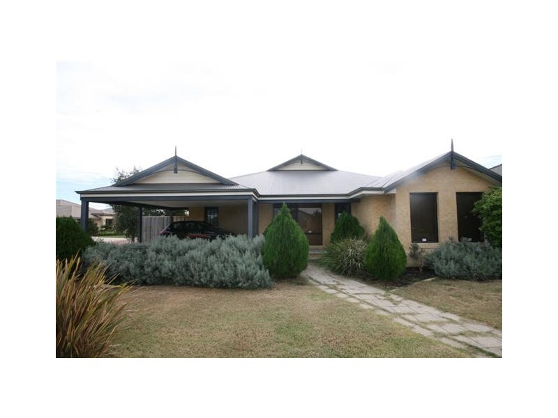 14 Dalona Parkway, Lakelands WA 6180