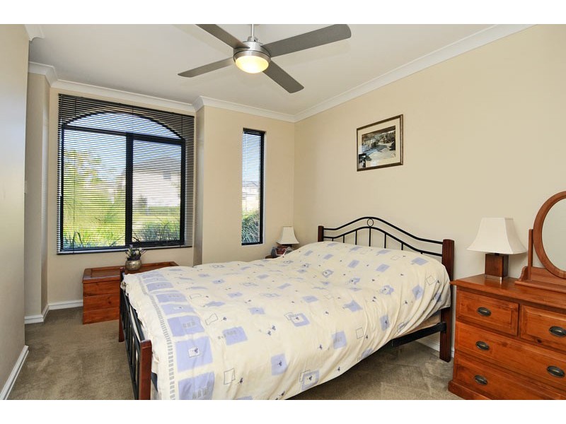 87 Meadow Springs Drive, Meadow Springs WA 6210