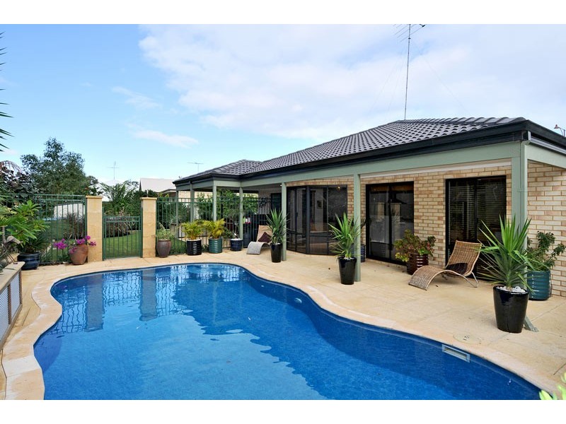 87 Meadow Springs Drive, Meadow Springs WA 6210