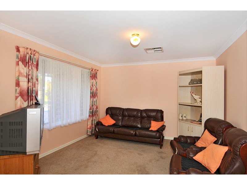 5 Kangaroo Paw Drive, Greenfields WA 6210