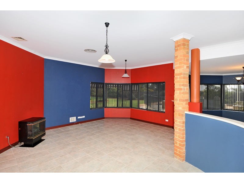 24 Midsummer Circle, Pinjarra WA 6208