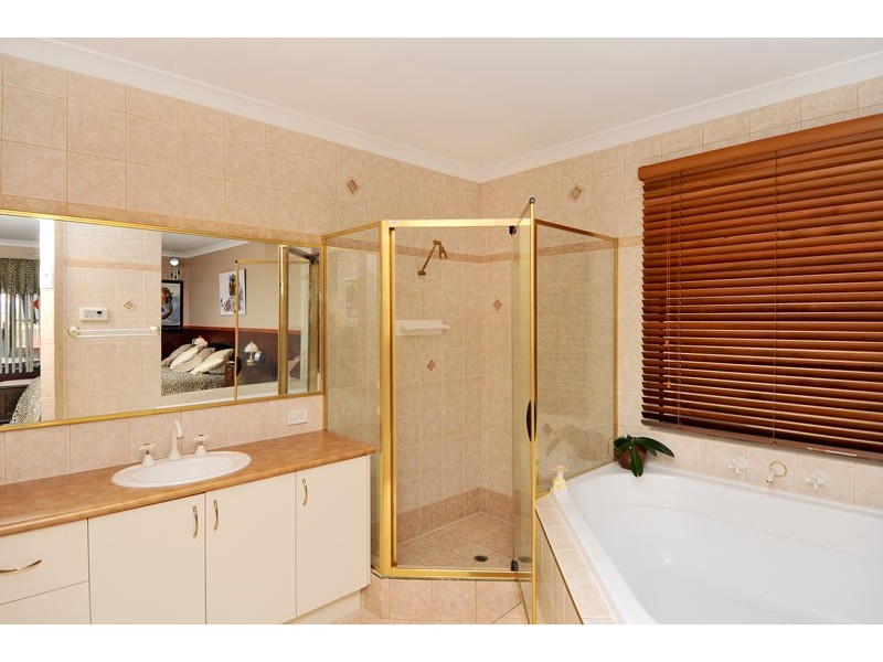 24 Midsummer Circle, Pinjarra WA 6208