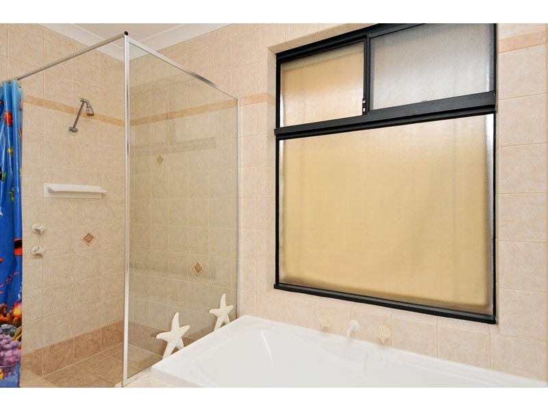 24 Midsummer Circle, Pinjarra WA 6208