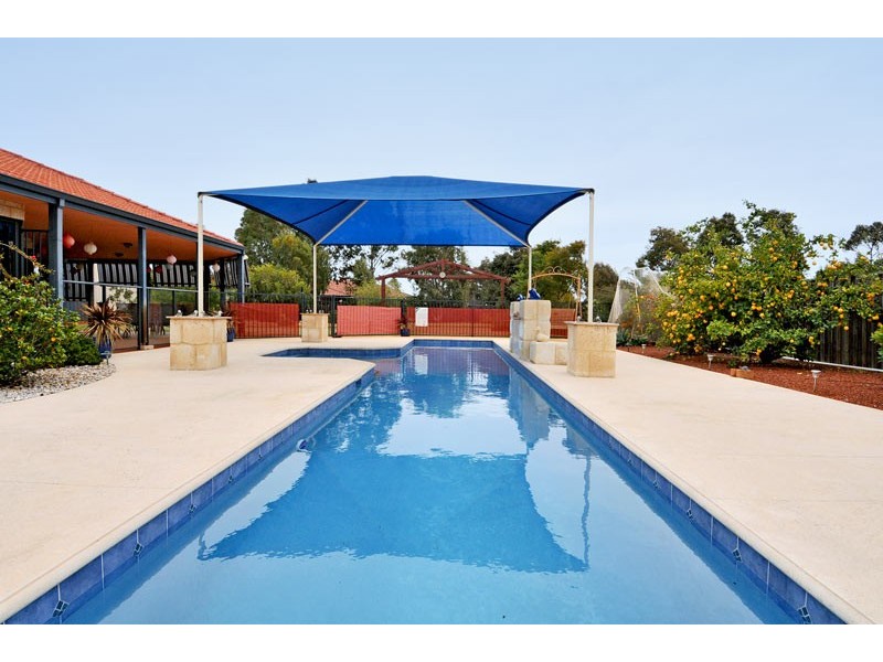 24 Midsummer Circle, Pinjarra WA 6208