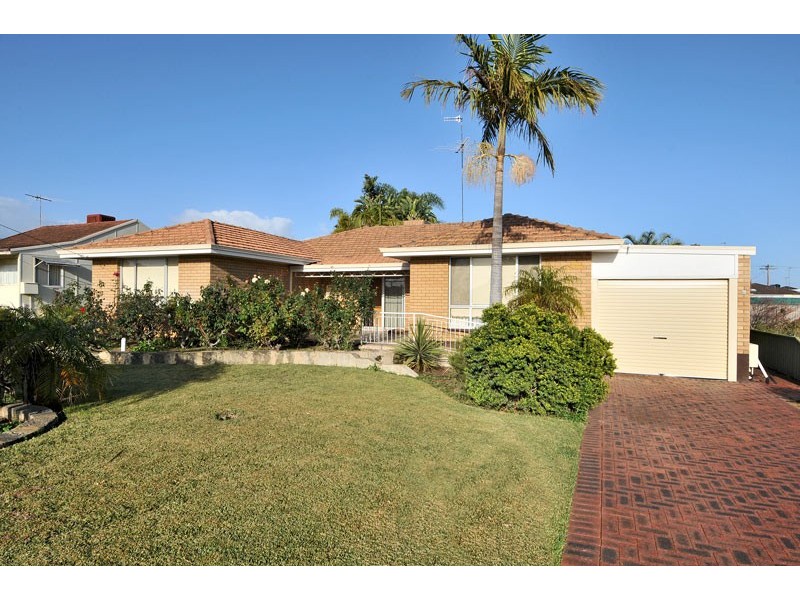 23 Kitchener Street, Dudley Park WA 6210