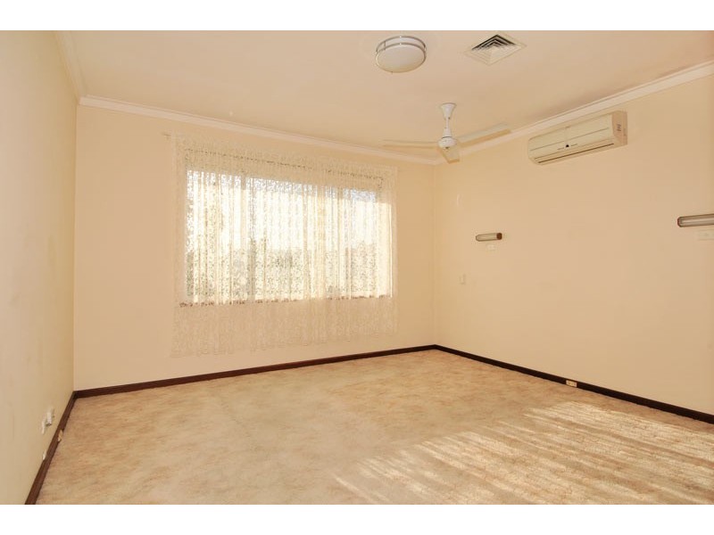 23 Kitchener Street, Dudley Park WA 6210