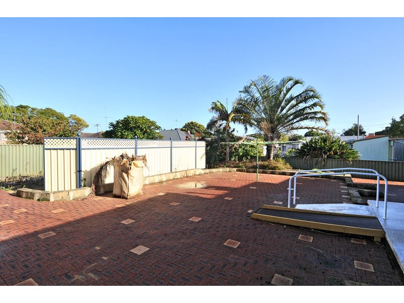 23 Kitchener Street, Dudley Park WA 6210