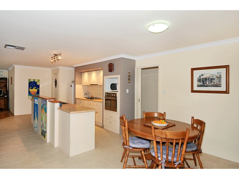18 Heyerdahl Way, Dudley Park WA 6210