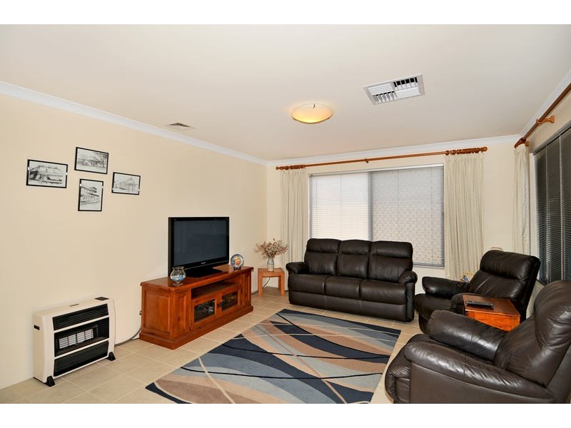 18 Heyerdahl Way, Dudley Park WA 6210