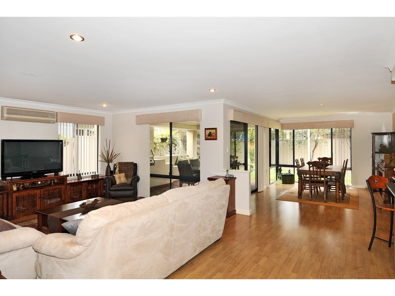 12 Vlamingh Gate, Dudley Park WA 6210