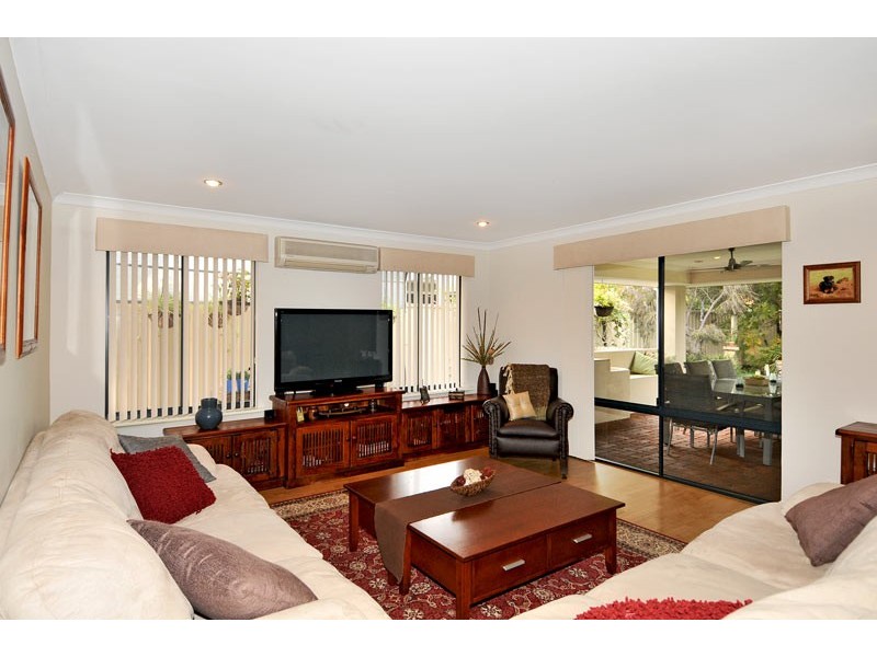 12 Vlamingh Gate, Dudley Park WA 6210