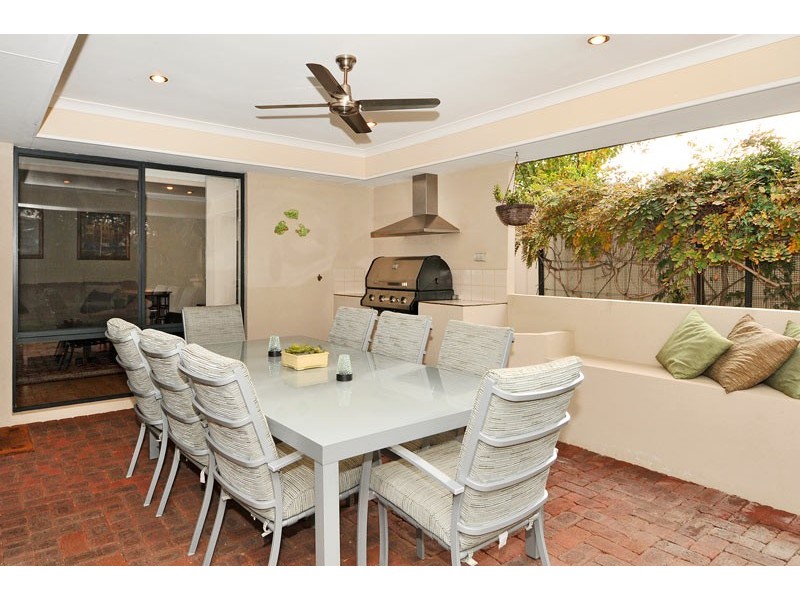12 Vlamingh Gate, Dudley Park WA 6210