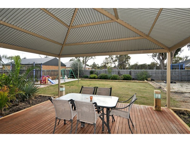 13 Riverina Avenue, Coodanup WA 6210