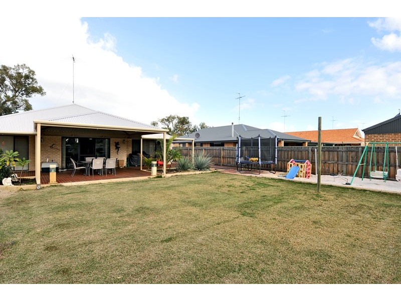 13 Riverina Avenue, Coodanup WA 6210