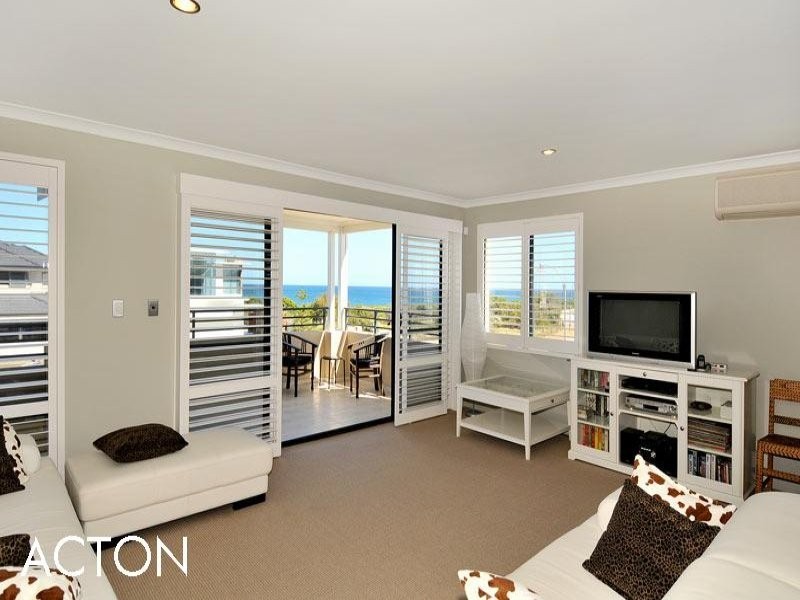 70 Boardwalk Boulevard, Halls Head WA 6210