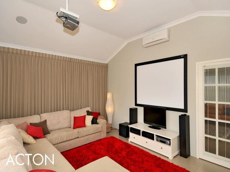 70 Boardwalk Boulevard, Halls Head WA 6210