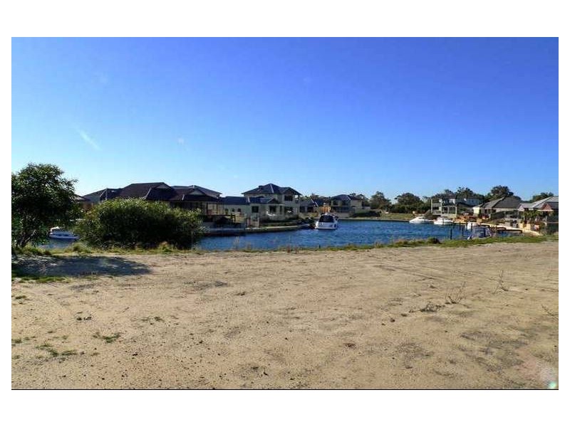 16 Leisure Way, Dudley Park WA 6210