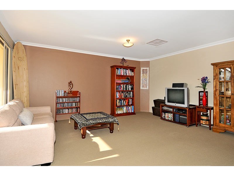 14 Moonbrook Way, Meadow Springs WA 6210